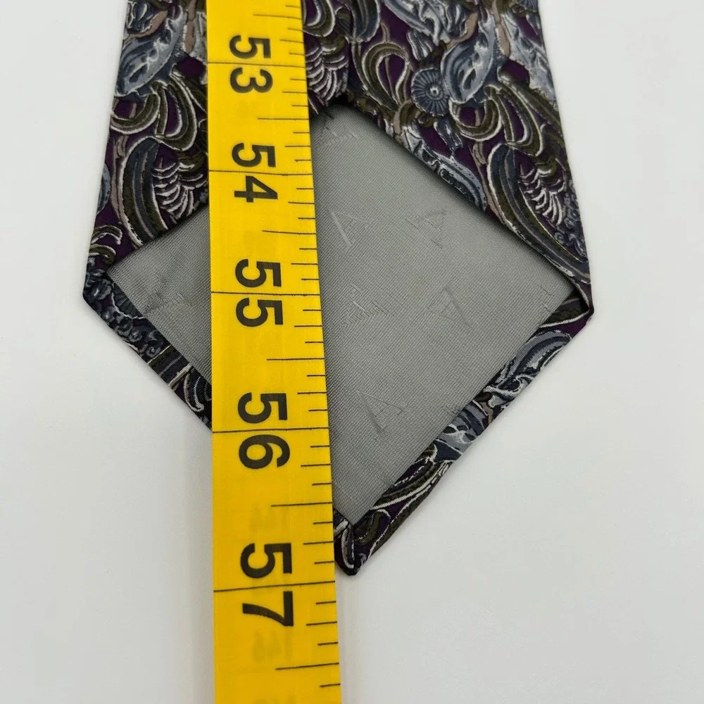 Alfani necktie featuring